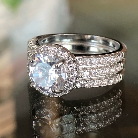 925 Stamped Sterling Silver Round Cut Diamond Ring - Picture 6 of 9